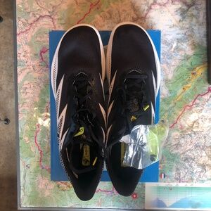 Hoka Crescendo MD Spike